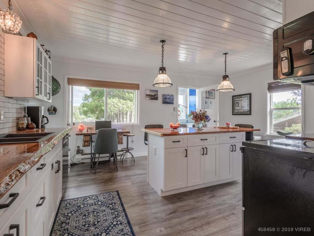 Woods End Landing Hotel Bamfield Luaran gambar